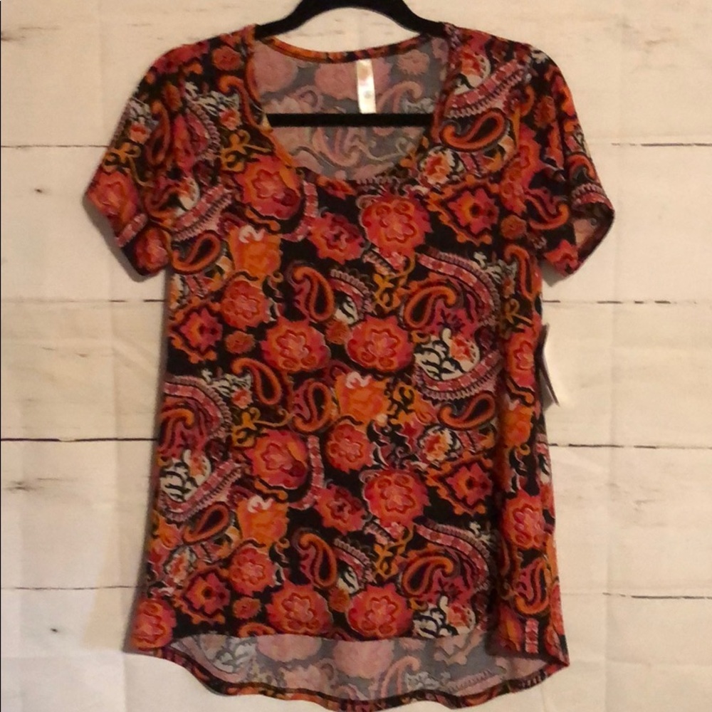 S Lularoe Classic Tee